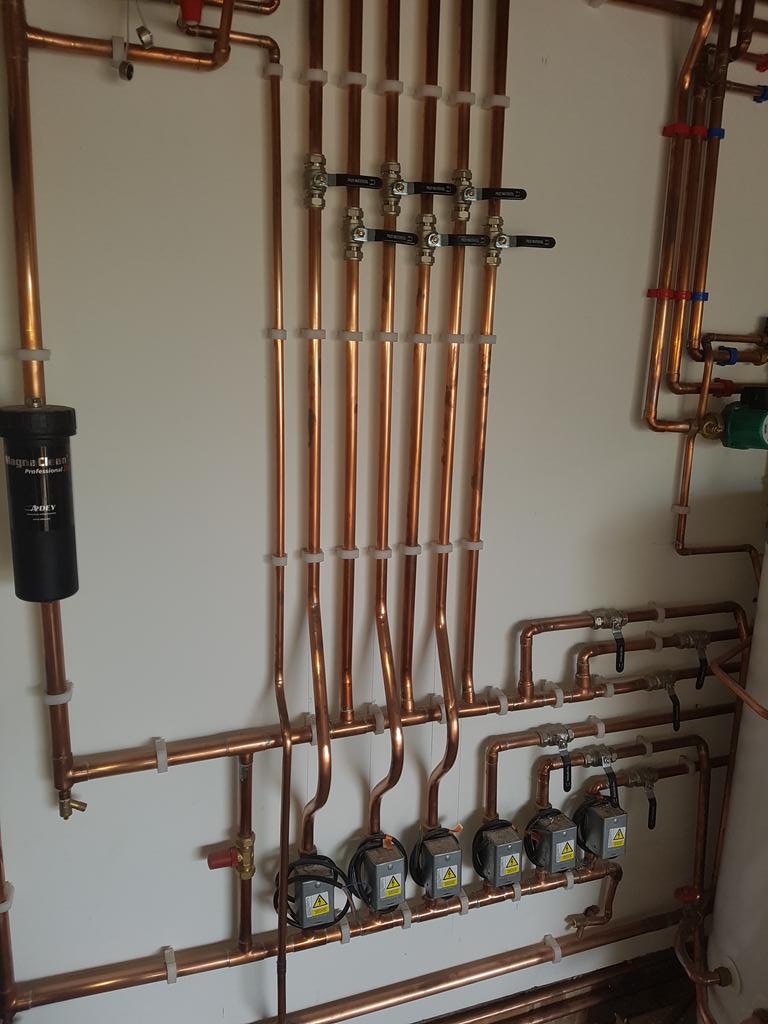 leroyonline's tweet photo. @plumberparts install done last week nice when the customer gives you a whole wall to work with. #plumbproud https://t.co/4PbCbqiWXv