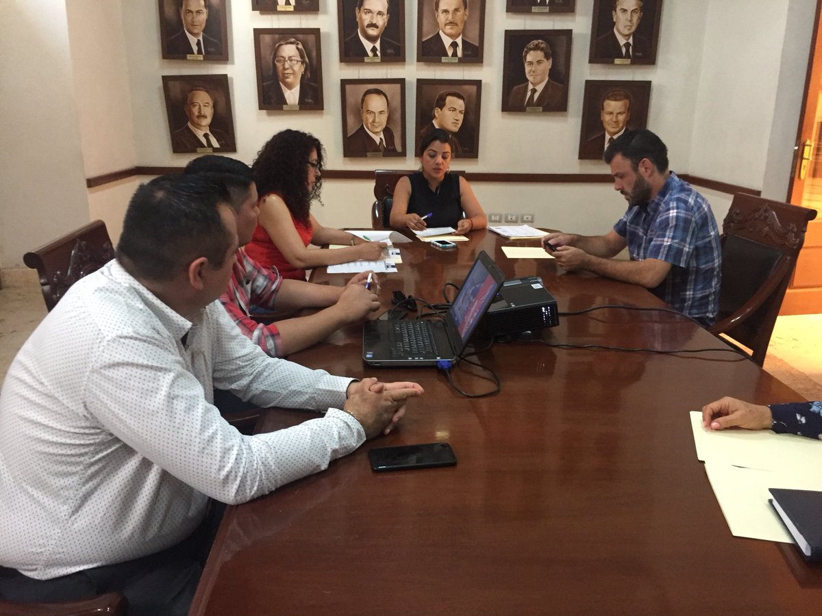 RegidoresDgoPRI's tweet photo. En comisión de educación, cultura y deporte, se analizan los posibles lugares donde se reubicaría el gimnasio que estaba en el Parque Guadiana. Preside dicha comisión la regidora @gamboa_nora https://t.co/OHGKwMcNcB