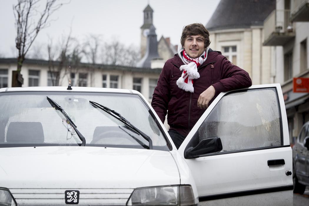 LoicDrd's tweet photo. Bonjour @PeugeotFR. J’ai dépassé les 300 000km avec ma 106 de 93, surtout pour aller voir jouer l’@ACAjaccio. Jamais de gros soucis et une fiabilité sans faille. Je pense être un bon ambassadeur de ta marque. Alors je me disais que tu pourrais faire un petit geste pour moi. Non ? https://t.co/sGRirH4XpX