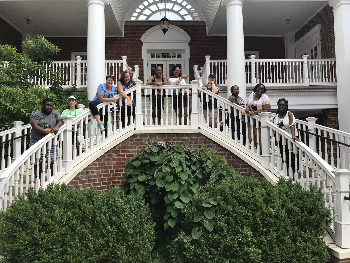 HHS__SADD's tweet photo. We β€οΈ all of our Newport News amazing adults!! #nnpsproud #YADAPP #YADAPP2018 https://t.co/oAdK2coBDM