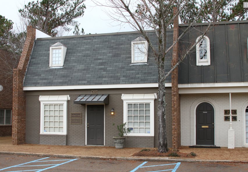 StateStGroup's tweet photo. Just one block south of the intersection of Lakeland Drive and Ridgewood Road, Eastover Commons is an ideal space for anyone looking for convenience and a central location. https://t.co/qMjw2Yn3uA