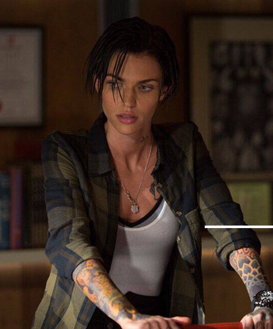 Ruby Rose Meg Ruby Rose Rescued By Divers On Set Of The Meg Movies