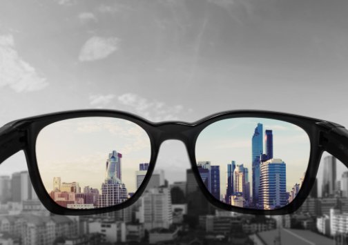 DrManusKraff's tweet photo. Color blindness means your eye doesn't see color the way it should! Click the link to find out more about what causes color blindness! #eyehealth https://t.co/nYuU7CAvT4 https://t.co/t4E9j8ZejY