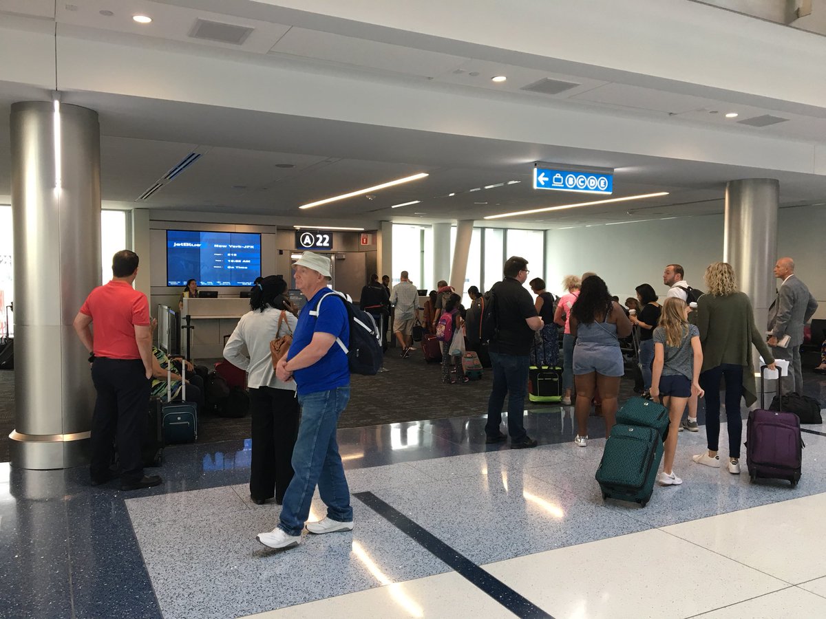 RicFirpo's tweet photo. #JetBlueCLT Welcoming the first arrival and departure at GateA22. @JetBlue @HelloJetBlue @CLTDouglas https://t.co/vGdII1065l