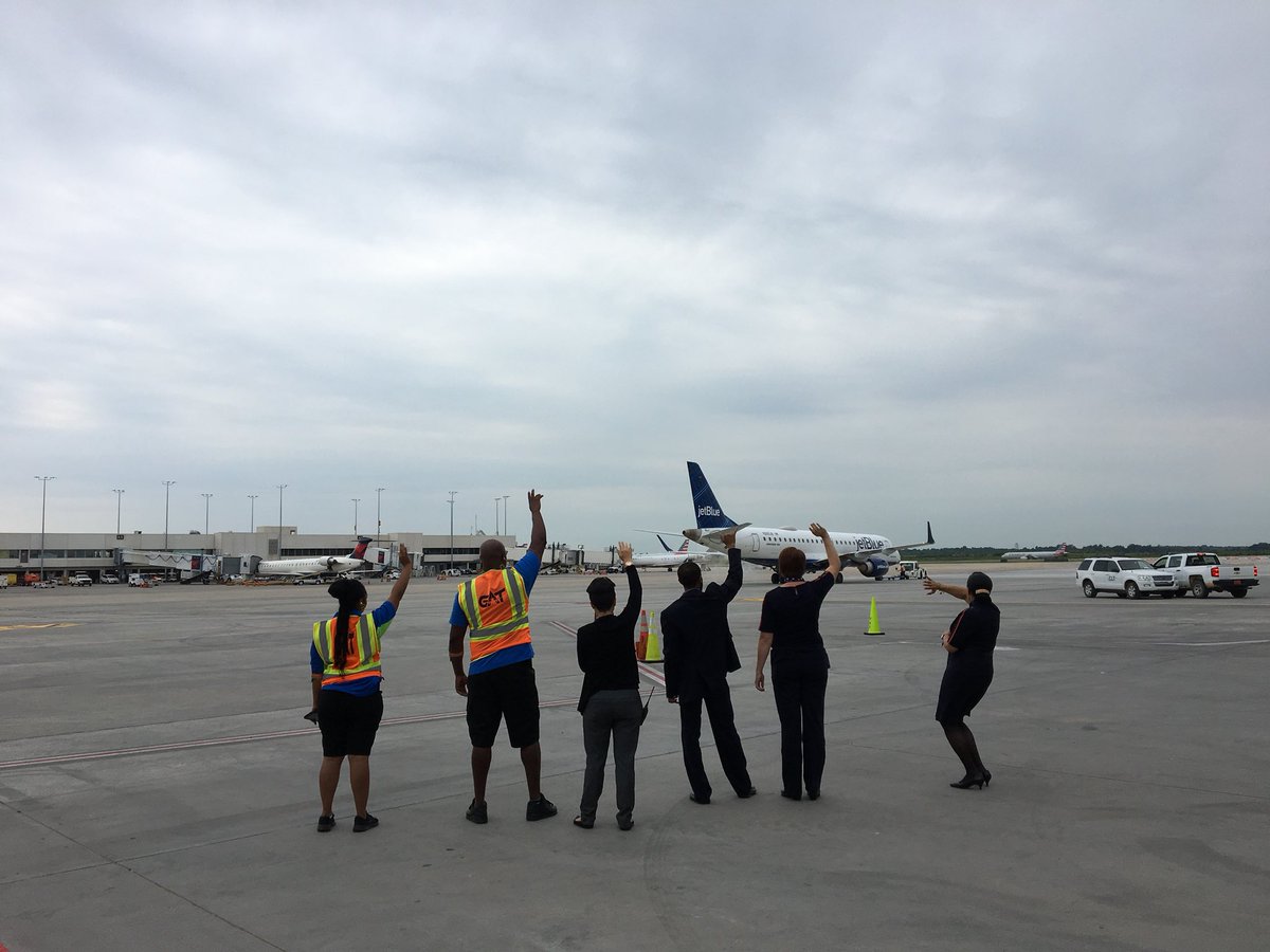 RicFirpo's tweet photo. #JetBlueCLT Welcoming the first arrival and departure at GateA22. @JetBlue @HelloJetBlue @CLTDouglas https://t.co/vGdII1065l