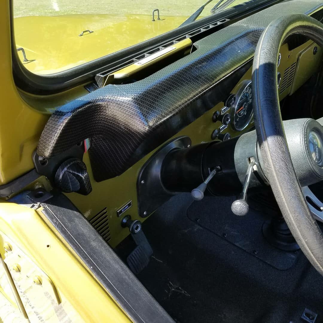 Liquid3DDesign's tweet photo. Carbon fiber water transfer printing wendid on this sweet Jeep. #Liquid3DDesign #watertransferprinting https://t.co/Wrx66Sh7CW