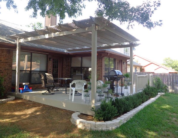 Future_Outdoors's tweet photo. A new #deck can be one of the best summer improvements for your home - but only if you get the right kind! Learn more about our #vinyl decks and why they're the best choice: https://t.co/Zz7g6ZTfjb https://t.co/NsW8AkPaOy