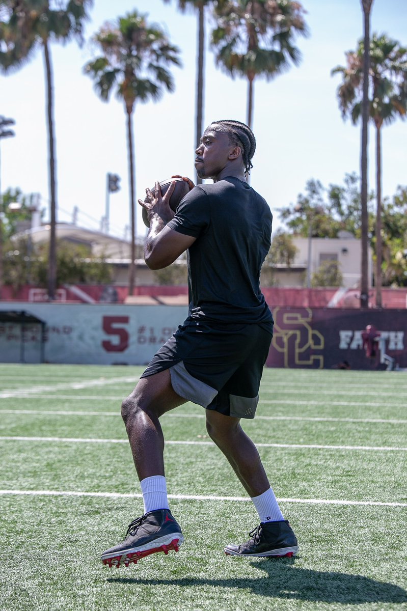 TyrodTaylor's tweet photo. LA Vibez putting work in. https://t.co/m8WrZHdXSd