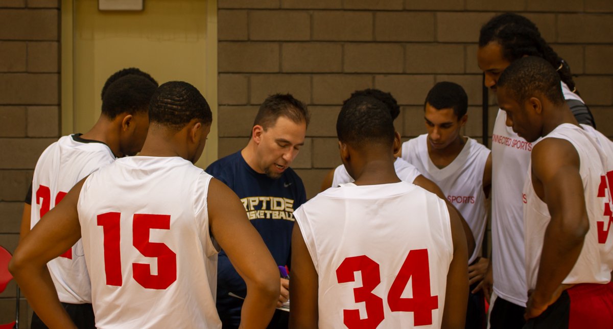 HoopKingsLV's tweet photo. 👏Connected Sports Showcase - would like to THANK our ELITE coaching staff for all of their hard work and knowledge extended! True PROS working their craft to the fullest - we are excited for what the future holds! BLESSINGS TO ALL! @Vell22 @coachterroba #CSShowcase https://t.co/IKCefApwlG