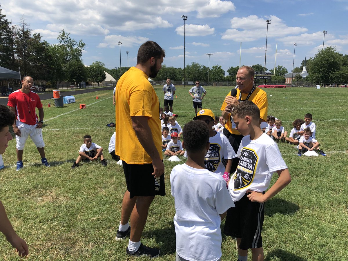 We are underway here at <a href="/Fort_Belvoir/">Fort Belvoir, Va.</a> with Alejandro Villanueva! #salute #heroic