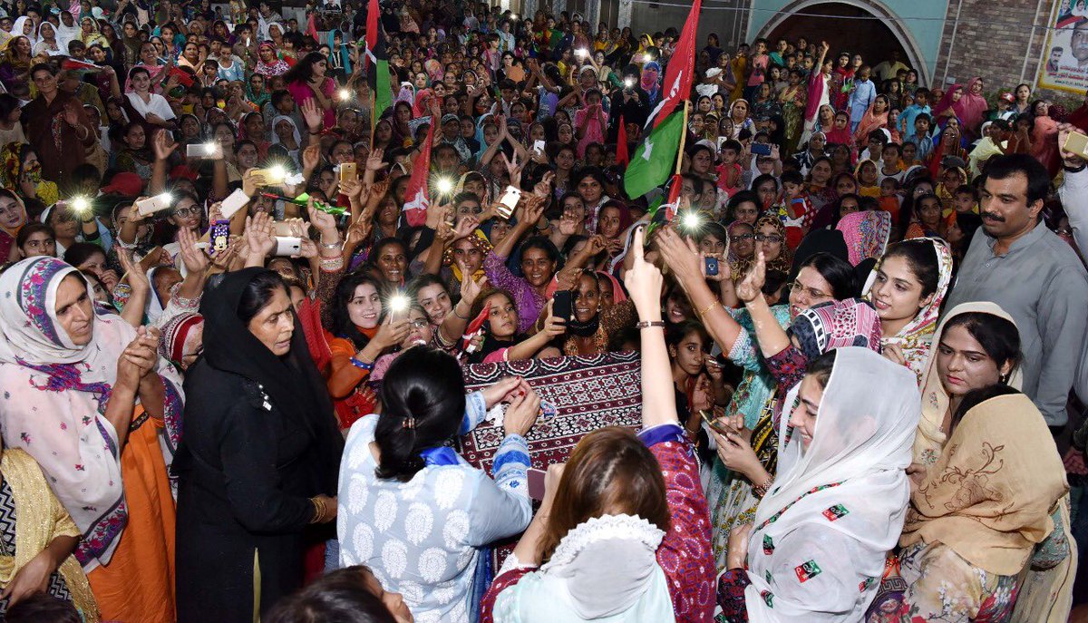AqrabaFatima's tweet image. BiBi @AseefaBZ campaigning Chairman @BBhuttoZardari constituency NA200 Larkana ps10 Adi Faryal talpur, corner ladies meeting at Banguldero. 
#NA200 #PS10 #ElectionCampaign2018 #AwaamiManshoor @BakhtawarBZ