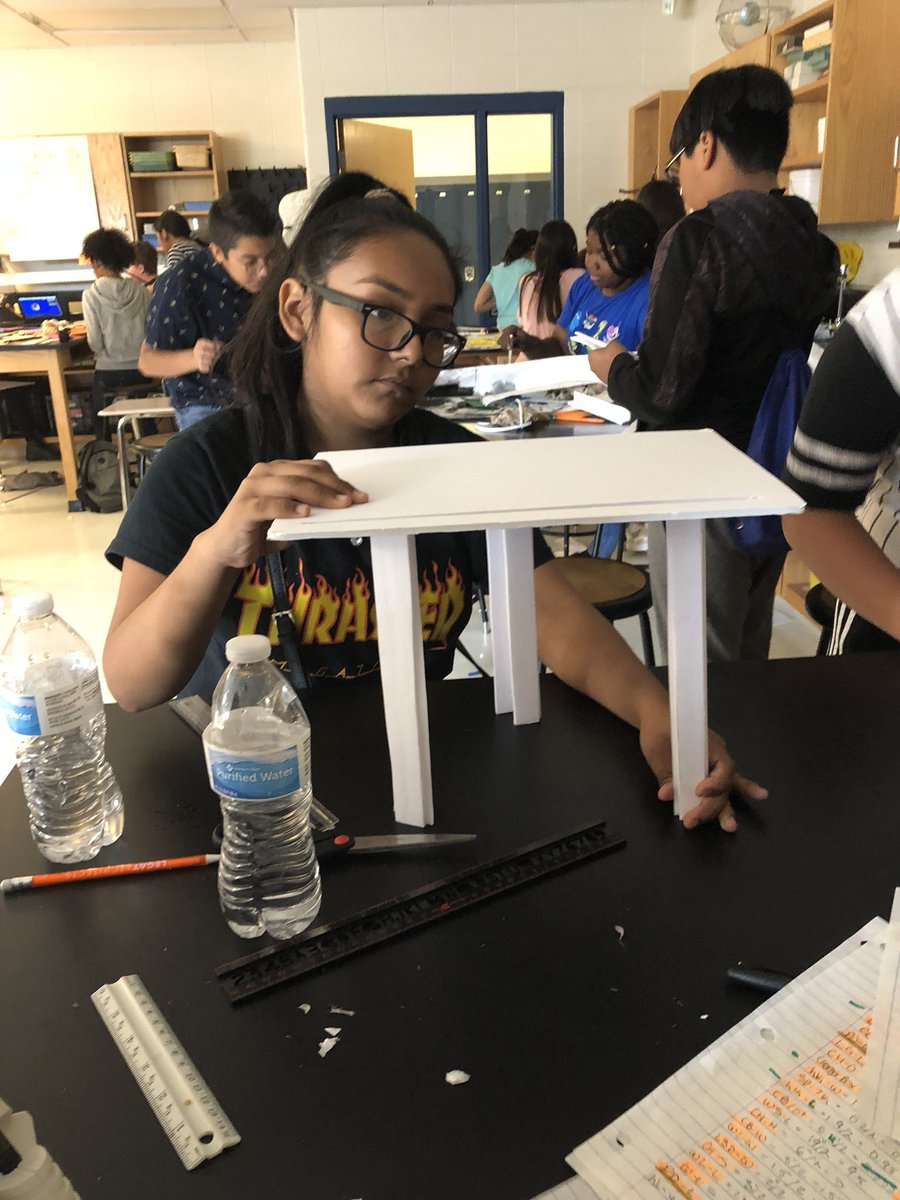 MsBledsoe155's tweet image. Our young #innovators hard at work #IDEAchallenge #STEAM #ASD4ALL