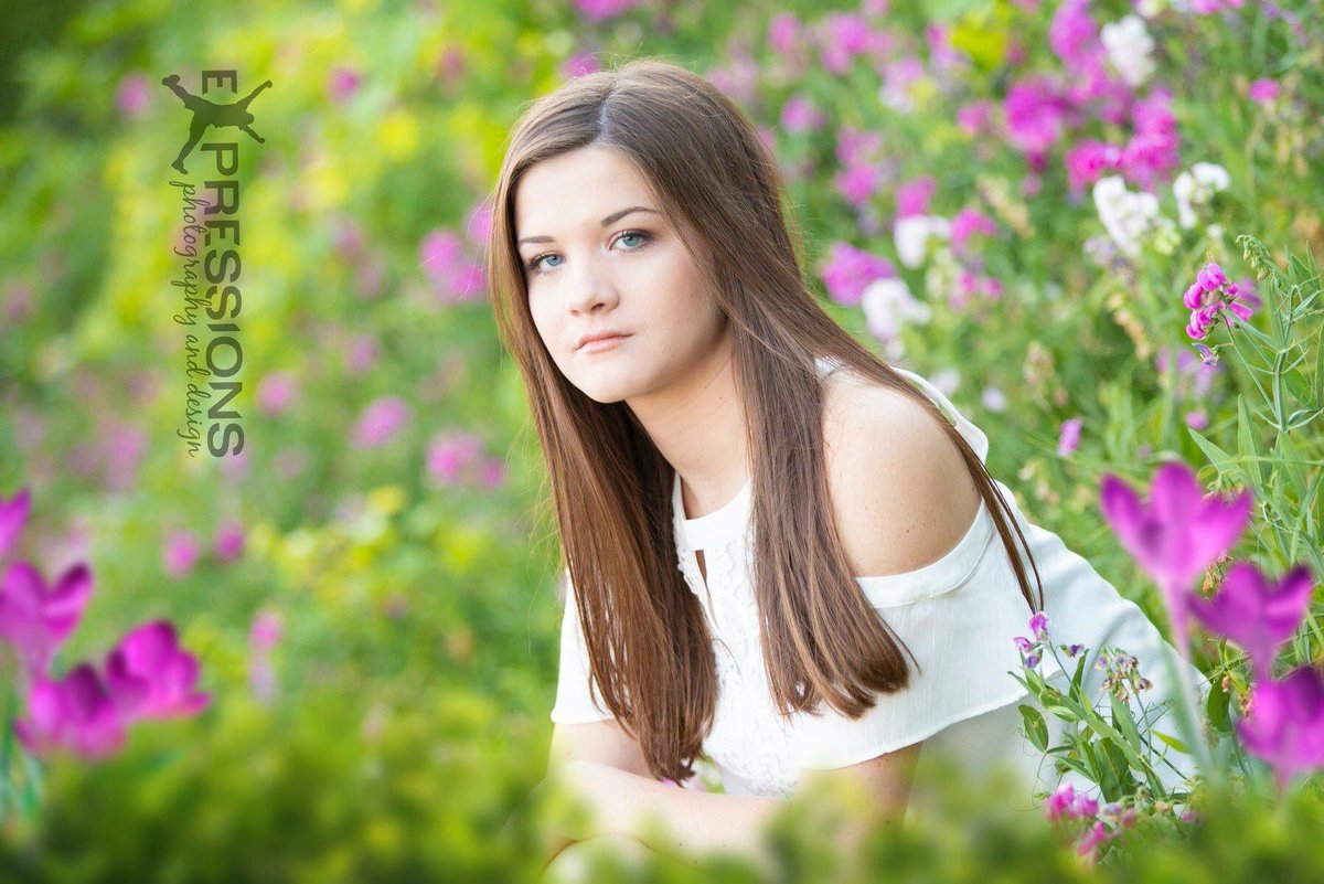 EXPdesign31's tweet photo. Senior photo fun with Abby! #senior2019 #swmiphotographer #seniorphoto #seniorphotography https://t.co/Jsiu9cSpAi