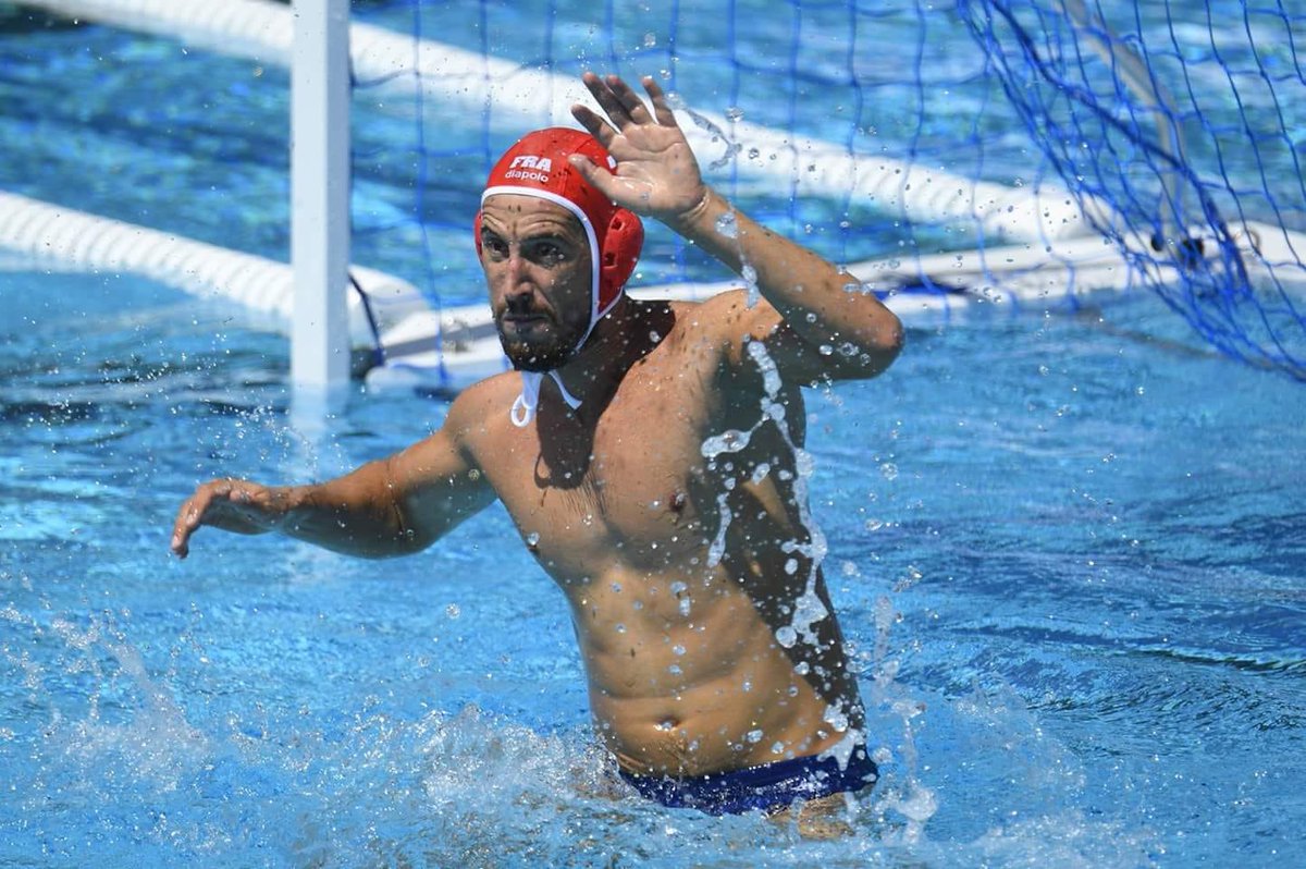 C’est à Barcelone avec ses coéquipiers de l’équipe de France que notre gardien Rémi Garsau fête aujourd’hui ses 34 ans 🎂🎊Un bon anniversaire à lui et une bonne continuation à nos Tricolores pour la suite de l’Euro 💪🏼🇫🇷 #Waterpolo #TeamFrance #TeamFFN #Barcelone2018