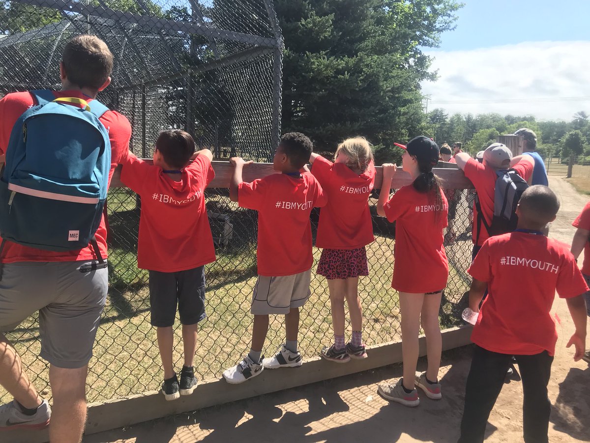 vicandsar's tweet photo. What a perfect sunny day to spend at the Zoo! We had a blast petting, feeding and seeing all the different animals!🦁🐰🐸🐒🐴 https://t.co/WSdP3GDc1P