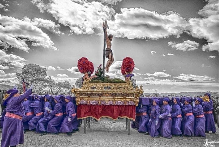 Pripimar's tweet photo. Levantada al Cristo Crucificado, en el Calvario de Hellín.
❒ Real Cofradía del Cristo Crucificado y Virgen de las Angustias.
📸 JuanFran Torres 🤝
#Pripimar, S.L.
Progresando desde siempre.
https://t.co/1JriCBBiaZ
#Pasión #Devoción #SemanaSanta https://t.co/YncgBacCgM