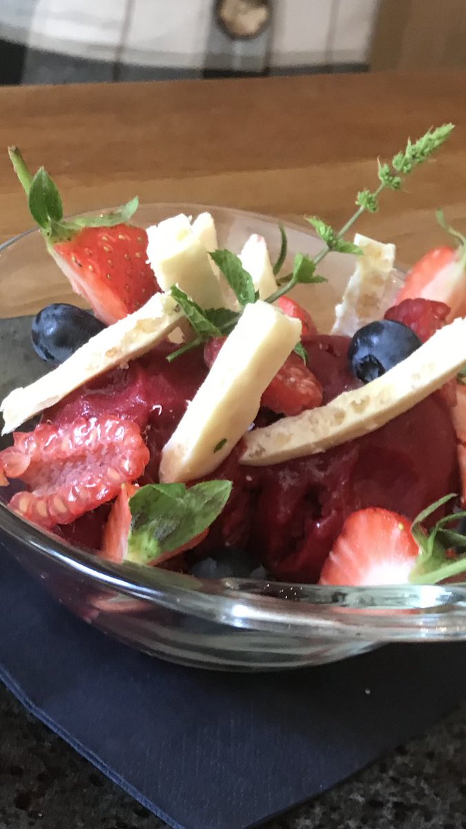 claire lara tweet media