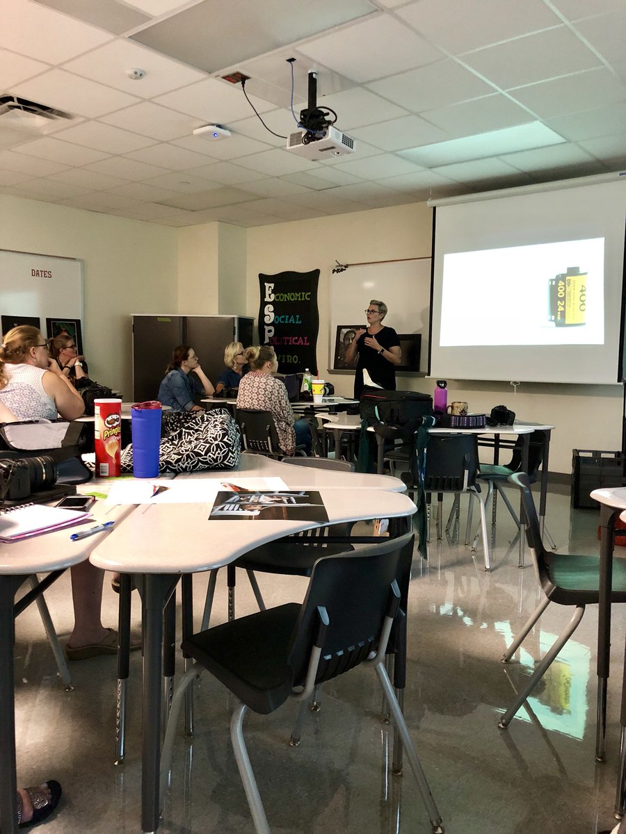 DuranTeaches's tweet photo. @kaseykamenicky teaching #photography101 at #KellerU !!! So fun!!!
#kisd #kisdbragchat #kcal #kcalfirsts https://t.co/V1RCI4Lw26