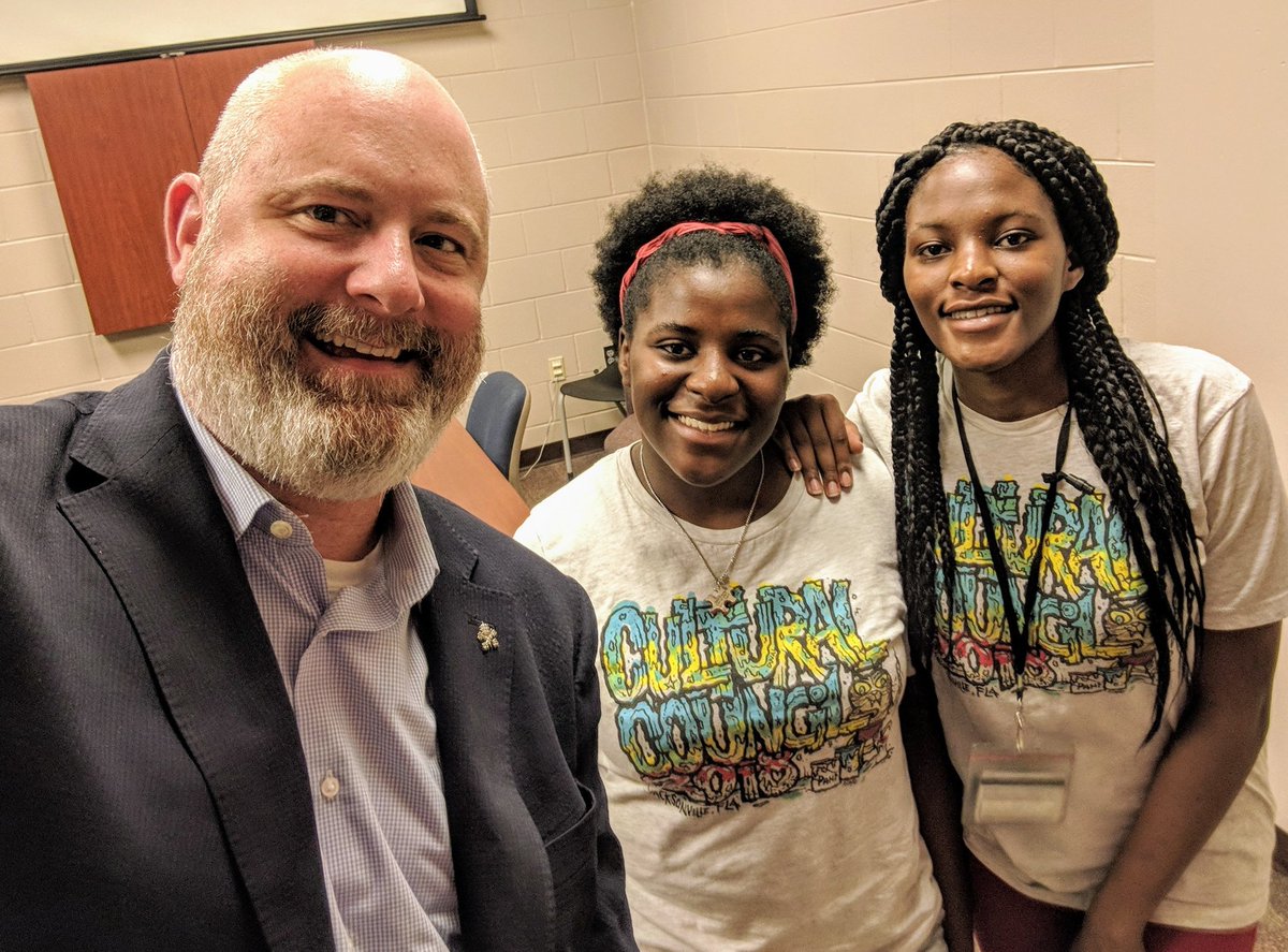 theurbancore's tweet photo. We finished our public service project with the students from @ymywlajax today and one of the students gave me the best gift I've gotten in a long time. She sang #lifteveryvoiceandsing and it was so STRONG! THANK YOU Abby! #myawp @MoreArtCulture https://t.co/k2bsEYDXKB