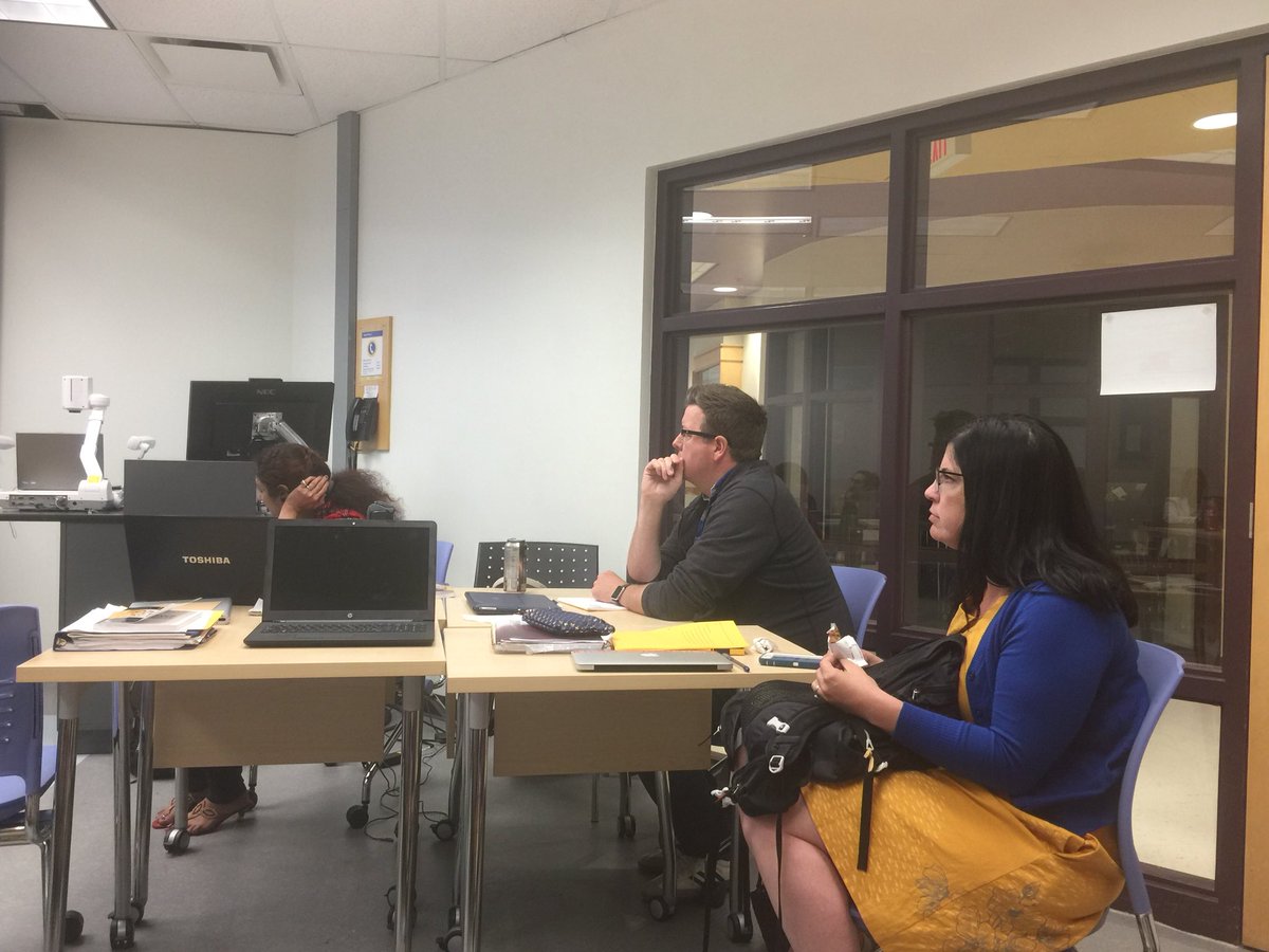 JTurner_RPsych's tweet photo. Final paper presentations in Education Leadership seminar @UCalgaryEduc #fascinatingwork #inspiredlearning #passionprojects #collaborativelearning https://t.co/QSojudlBhw