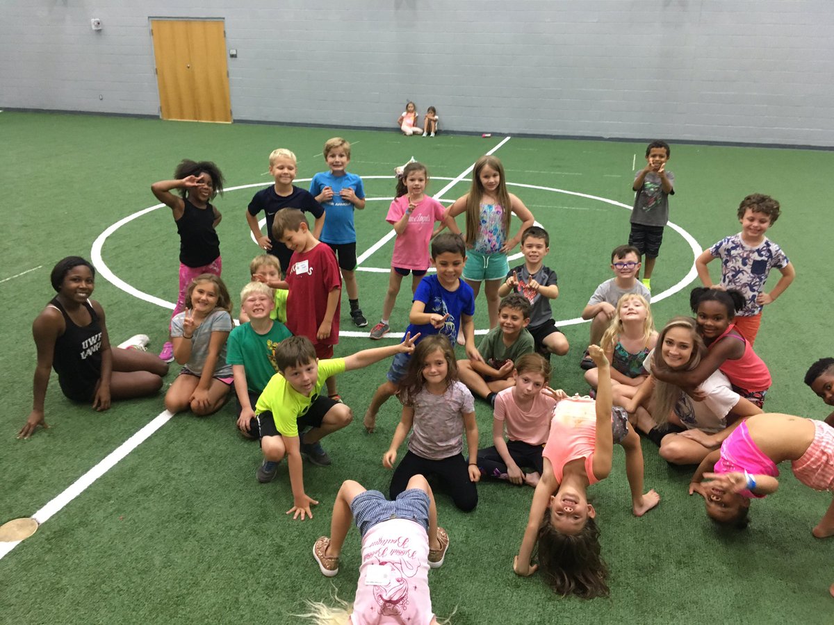Argonettes's tweet photo. Had a blast with the kindergarten and first graders today at kids camp! #goargos #uwf #dance #argonettes https://t.co/doLhidSCan