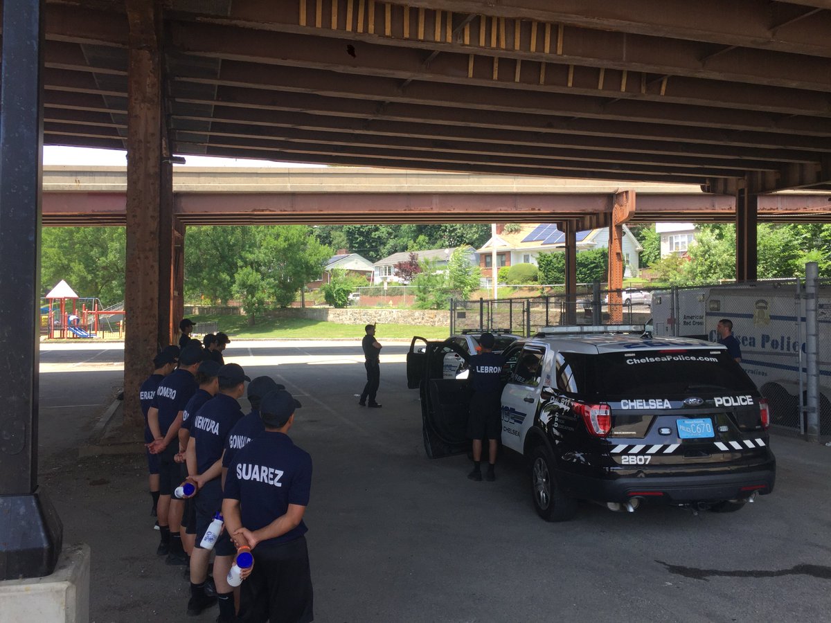 la_colaborativa's tweet photo. Thanks to support from our friends at @CommCorp_MA, this month more than 150 Chelsea youth began their summer jobs—in art programs, with the @CityofChelseaPD, and more—through the Collaborative's Summer Youth Employment Initiative! We are excited to watch our youth grow. https://t.co/du3G22nOe7