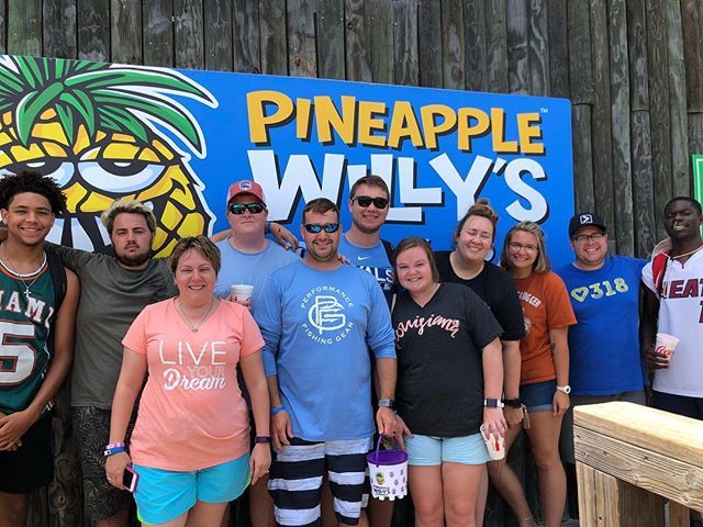 EvanSemanco's tweet photo. Every year since I was in high school the seniors got to go do something special, and today we got to laugh and cutup with the class of 2018 @bigstufcamps miss everyone who couldnt make it! https://t.co/2aN4KafgVe https://t.co/3upoVJcvvD