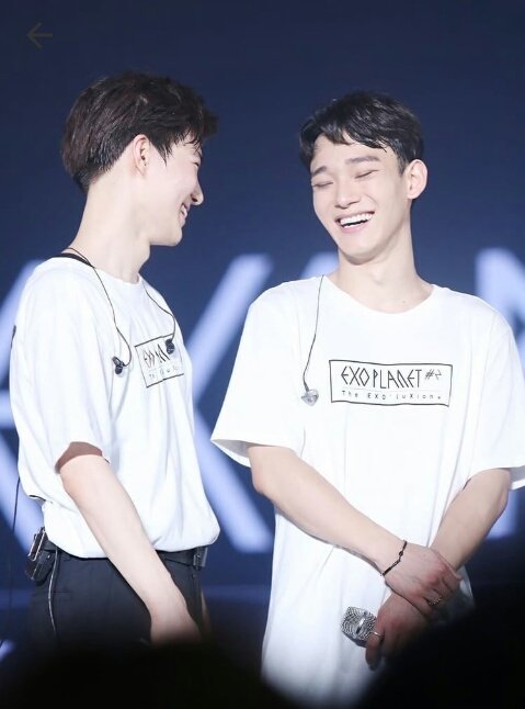 Meloniliski's tweet photo. #Melonlovers   👬

💕 Suho &amp; Chen  çifti  çıkmaya başlamıştır! 
İlişkilerinin  uzun süreli olmasını diliyoruz!
@itsmoneykim
@DaeDae_Jong https://t.co/LjcWTpMecq