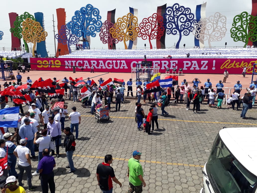 laprensa's tweet photo. Fotos 📷 | Así luce la plaza Juan Pablo II previo a la celebración del 19 de julio. A diferencia de otros años luce vacía >> https://t.co/KzQ7NksY4u https://t.co/JAFVP1nchg