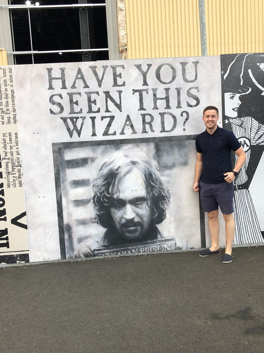 itisalex_'s tweet photo. Two big kids at Harry Potter World @sophiejane__ #HarryPotterWorld #WereWizards https://t.co/w63BCr48vK