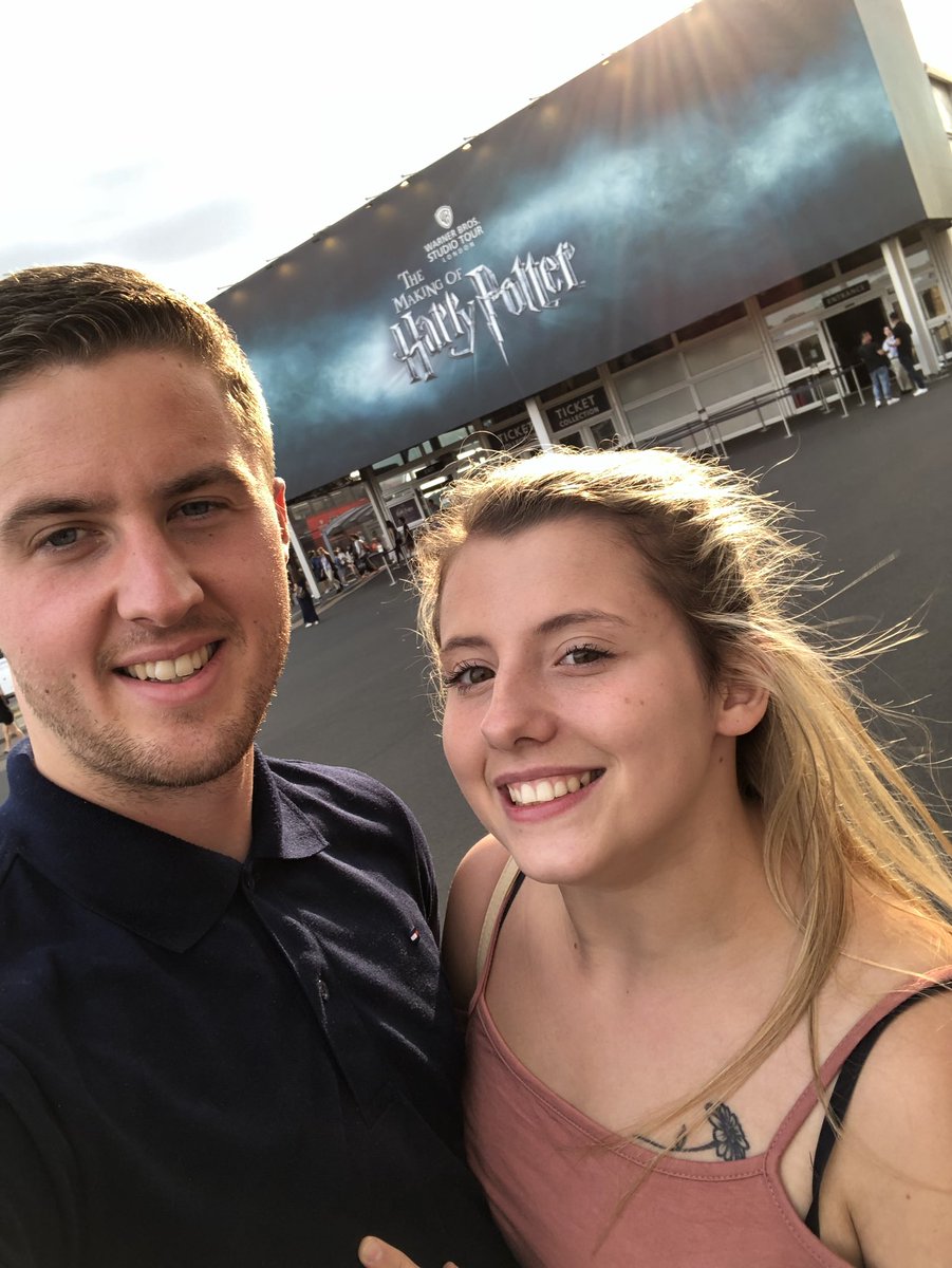 itisalex_'s tweet photo. Two big kids at Harry Potter World @sophiejane__ #HarryPotterWorld #WereWizards https://t.co/w63BCr48vK