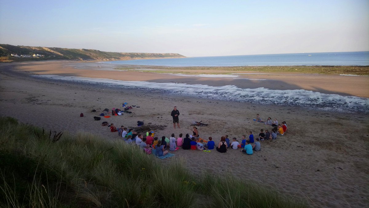 CraigfelenP's tweet photo. Camp fire going strong and awards night in full swing, what a fabulous week in Borfa! #cfpborfa18 https://t.co/SGwOv3aGub