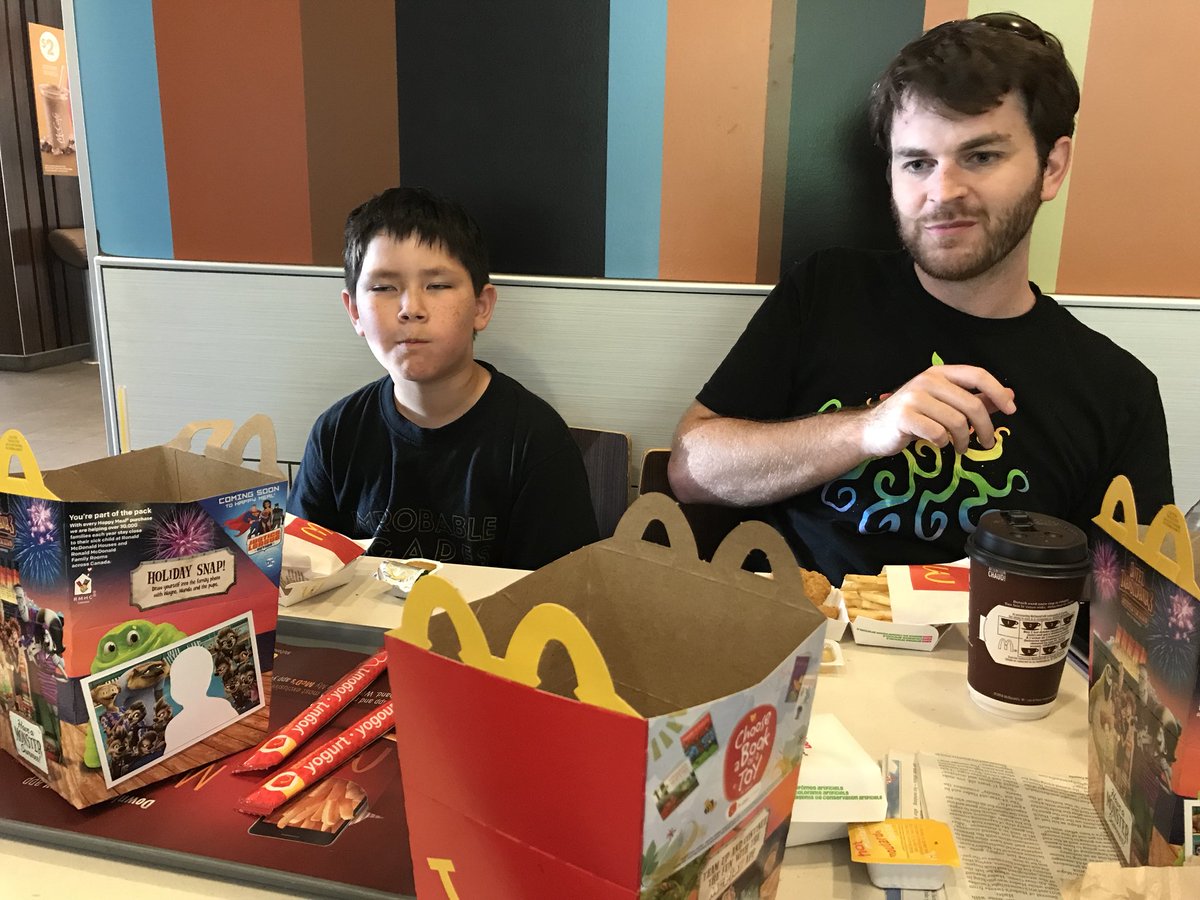 SenFoongLim's tweet image. @TTVoid #Monkey2 and I try to acquire @kwanchaimoriya ‘s new dinosaur book in this summer’s #happymeals at @McDonalds 🇨🇦 #nothereyet