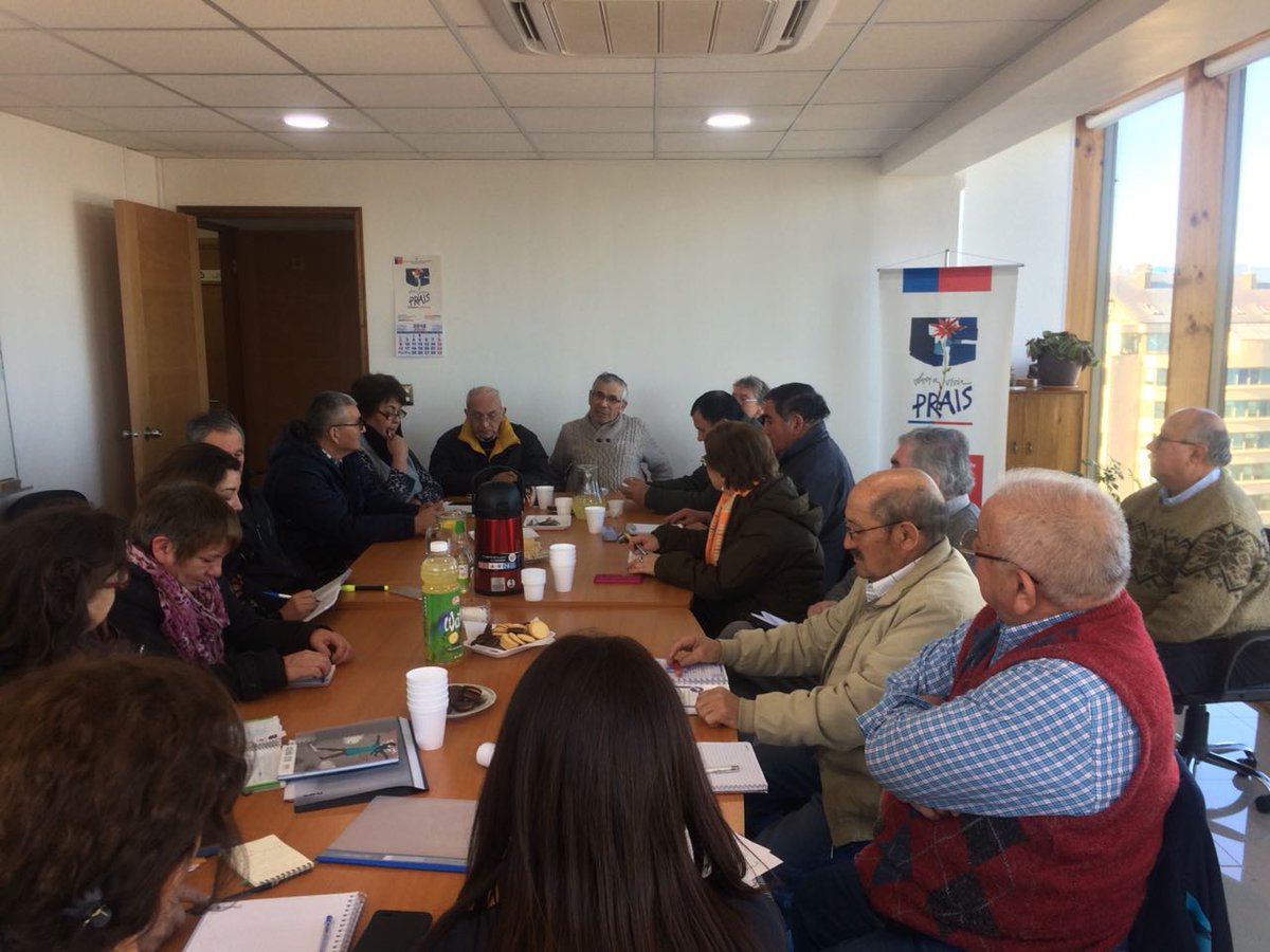 SSDelReloncavi's tweet photo. Usuarios del Programa PRAIS Reloncaví en mesa de trabajo mensual. Fortaleciendo líneas de trabajo en Reparación y Memoria. @ministeriosalud #ChileLoHacemosTodos https://t.co/jKsNmjQiCG