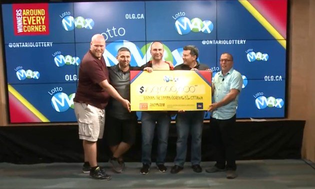 5 Ottawa area men picked up their $60M lottery winnings. #ottnews   ottawamatters.com/local-news/5-l… https://t.co/YnY949Nq0q