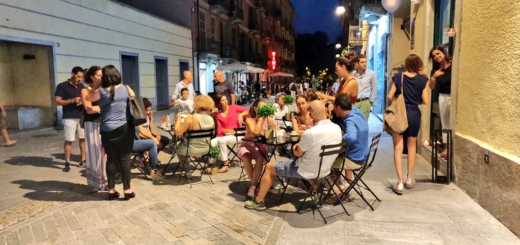 c_appendino's tweet photo. ✔️ Conclusi i lavori di pedonalizzazione di via Monferrato a #Torino. 
A due passi dalla Gran Madre, una via senza auto, totalmente riqualificata, in cui passeggiare, scoprire negozi e locali. 
Passate 😉 https://t.co/ttS0yIaLv4