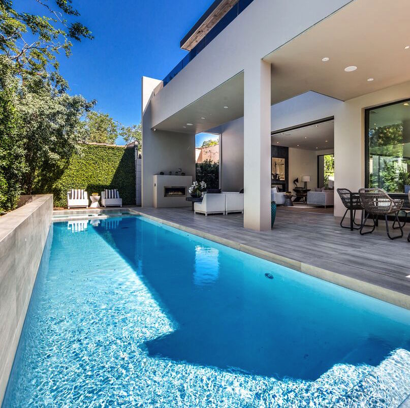 PrimeFiveHomes's tweet photo. It’s Summertime! It is time to throw an epic pool party under this blazing sun. https://t.co/24RYC5WLqt
