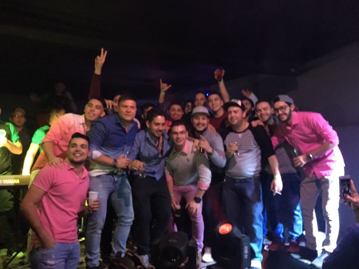 manhosfc's tweet photo. #Throw 🔙 🍀🍺
Segunda edición del torneo de la amistad, año 2017 🏆🏅⚽
Te esperamos este año para compartir con nosotros y disfrutar de buenos amigos, fútbol y mucha 🍺🍺#TripleC #BethaniaViajes #CompuShop #NacionalVidrios #MasterIndumentarias https://t.co/WlrYbuKZF5