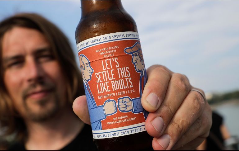TresPintas's tweet photo. #Noticias Una cerveza artesanal finlandesa para Putin y Trump
#RPSBrewing elaboró 10 mil botellas de edición limitada que se vendieron en el marco de la #CumbredeHelsinski, de la que participaron ambos mandatarios
Nota: https://t.co/SlQS4ndevg 📸Fox News https://t.co/n4i5Vn2HQN