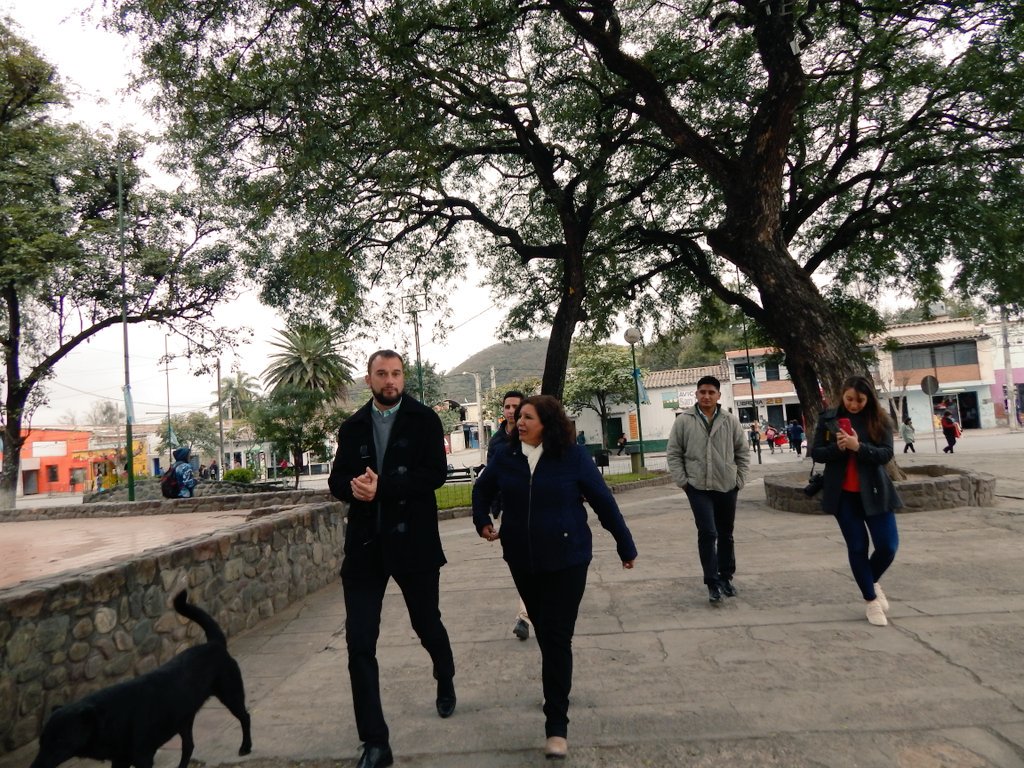 yolandaoficiall's tweet photo. Quiero saludar y agradecer la visita a Nuestra Ciudad al Amigo y Gerente de la GECAL @DARIOMADILE, hoy 16 beneficiarios del #ProgramaPromover del Ministerio de Trabajo, Empleo y Seguridad Social de la Nación son incluidos con entrenamientos laborales en nuestro Municipio. https://t.co/ep84CyfATZ