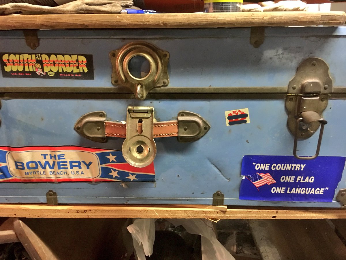 BrickForgers's tweet image. Found these in my basement toda. Now I’m happy lmao