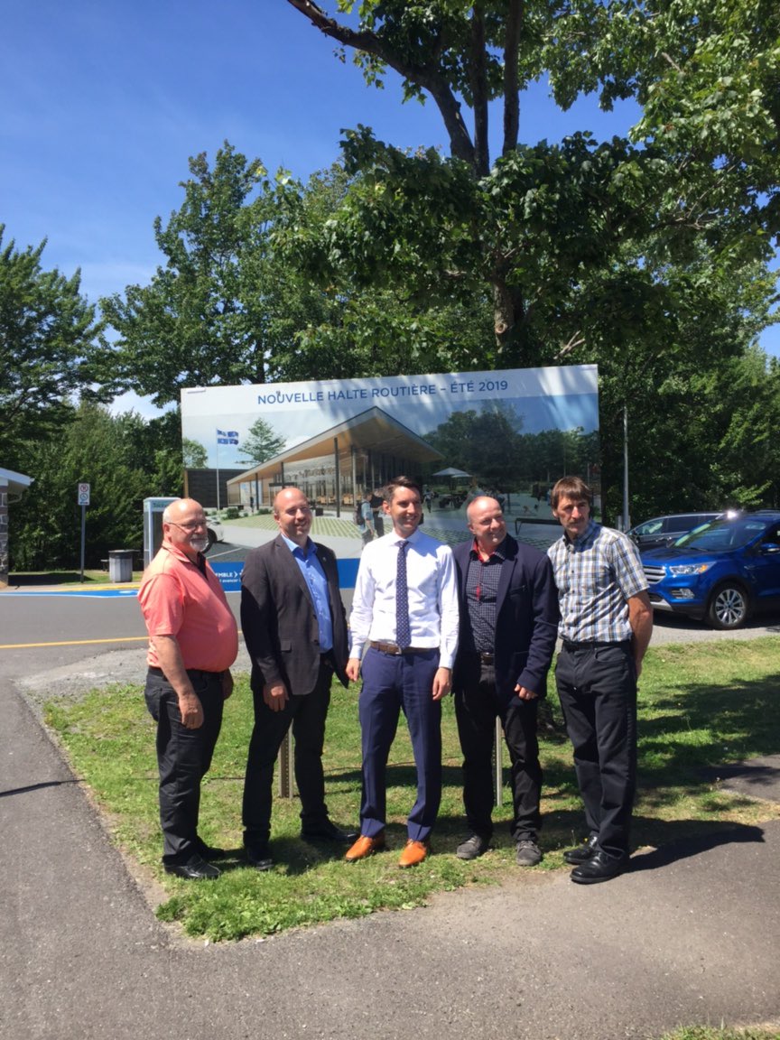 Aujourd'hui, avec l'annonce de la modernisation de 4 sites, c'est le début du renouveau du réseau des haltes routières et des aires de service du Québec 🛣🚙🚸👨‍👩‍👧‍👦🚚🔋💧🐶 #polqc #nouveauQuébec  newswire.ca/fr/news-releas…