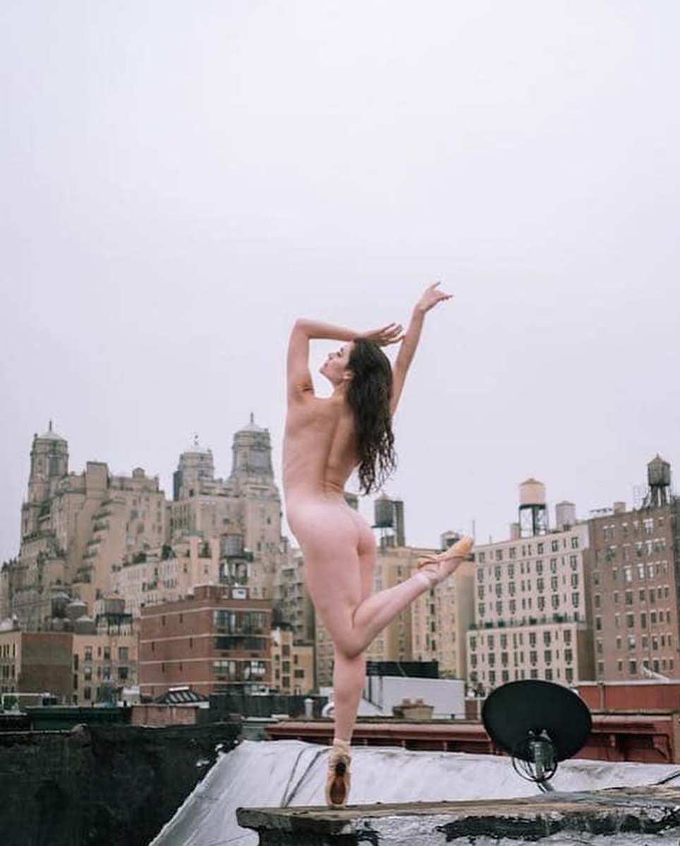 Mature Woman With Steep Hips Dancing Naked On The Roof Of A Car