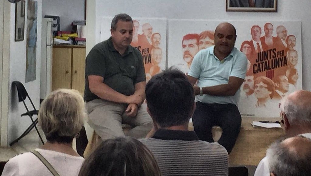 JuntsxEsplugues's tweet photo. Aquest vespre a l’assemblea local del @Pdemocratacat d’Esplugues amb el regidor @santisiquier i el president local @Pere_Clota 
#JuntsXEsplugues https://t.co/gYCuvKVemh