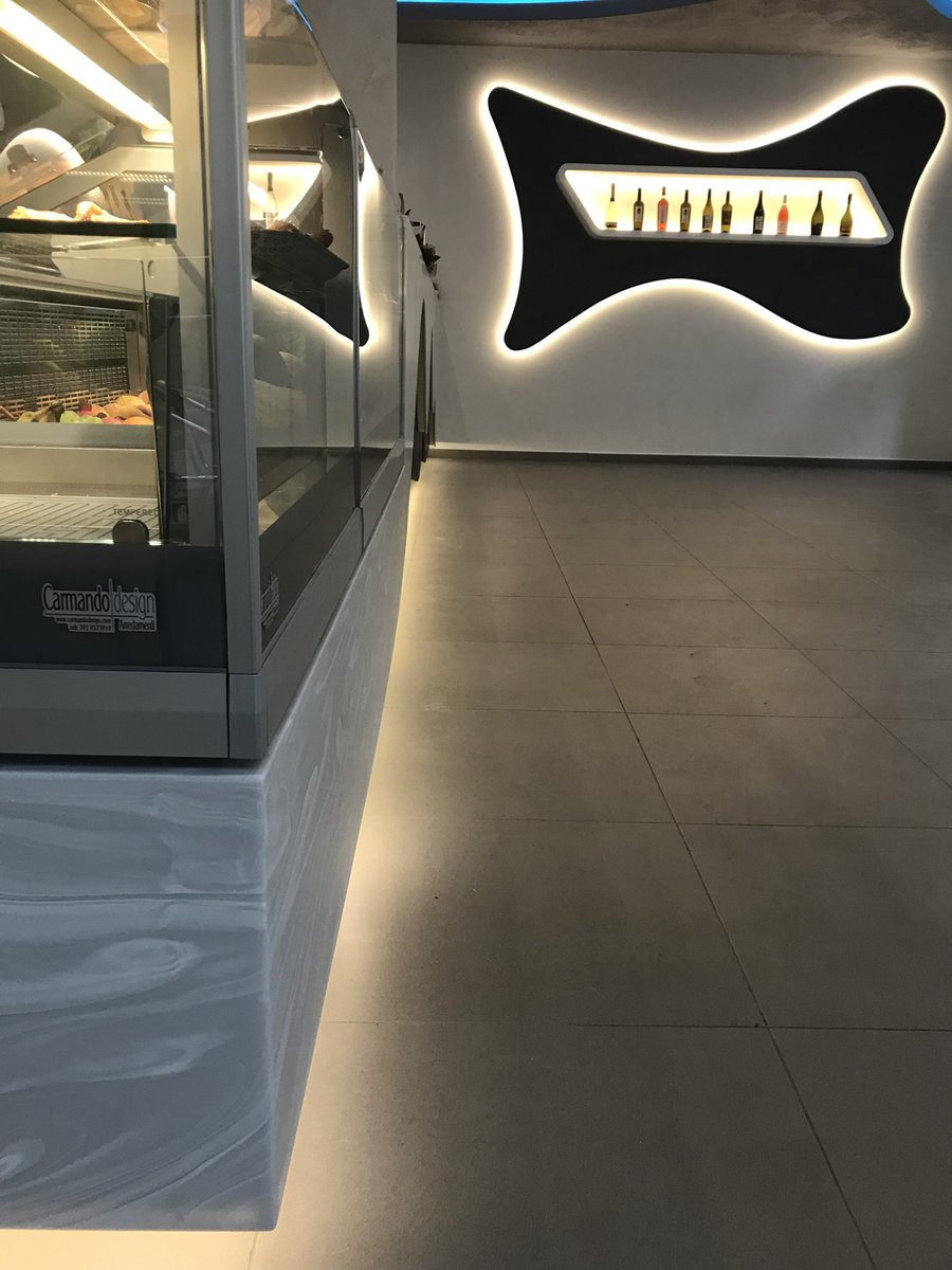 DesignCarmando's tweet image. #bar #winebar #corianDupont #carmandodesignarredamenti