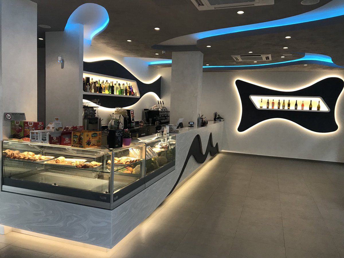 DesignCarmando's tweet image. #bar #winebar #corianDupont #carmandodesignarredamenti