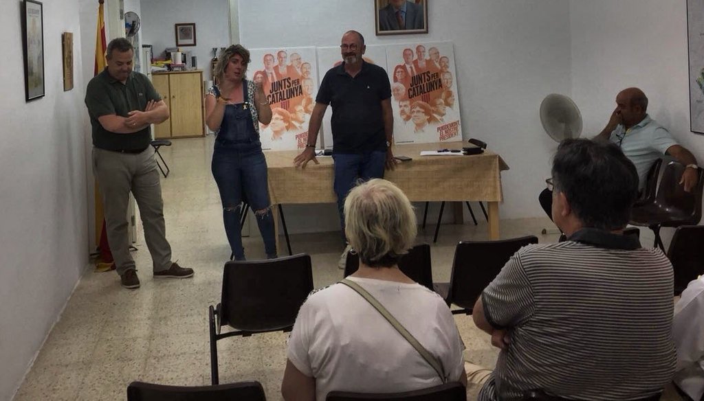 JuntsxEsplugues's tweet photo. Intervenció de @jordana_josep president comarcal del @PDeCATBaixLlob a l’assemblea local de @PDCesplugues #JuntsXEsplugues https://t.co/Itbq62qE89