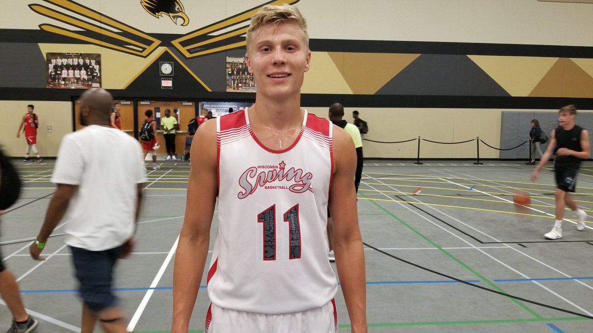 PrepHoops_WI's tweet photo. Austin Westra (DeForest) scored 25 points and Justin Kuehl (Hustisford) added 18 as @WisconsinSwing-Bredesen defeated Mercury Elite. https://t.co/406829Baii
