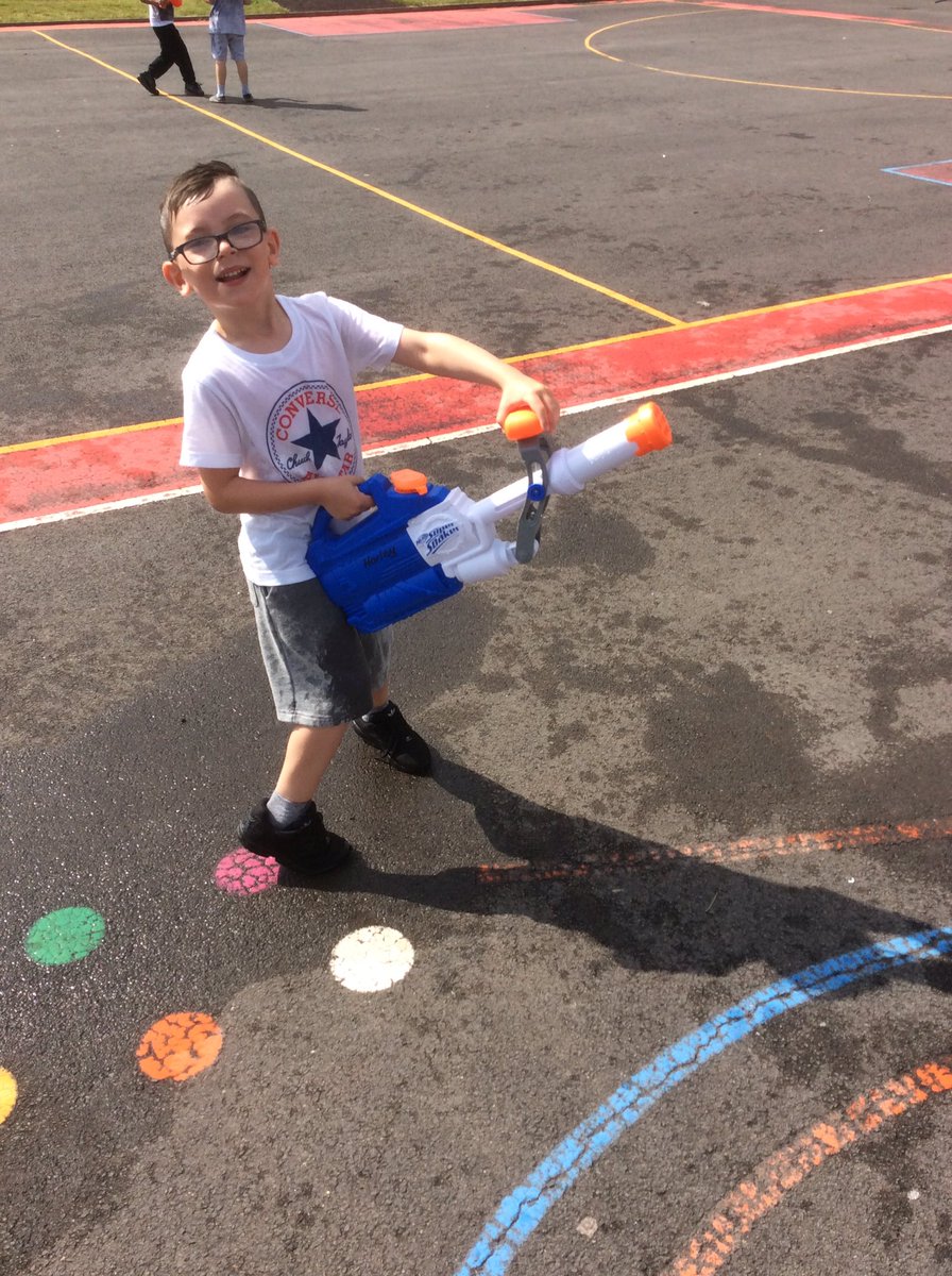 6OLOLP's tweet photo. We had the BEST DAY with our #BehaviourTreat. #Wet'n'Wild https://t.co/Jd0ndNQIYX