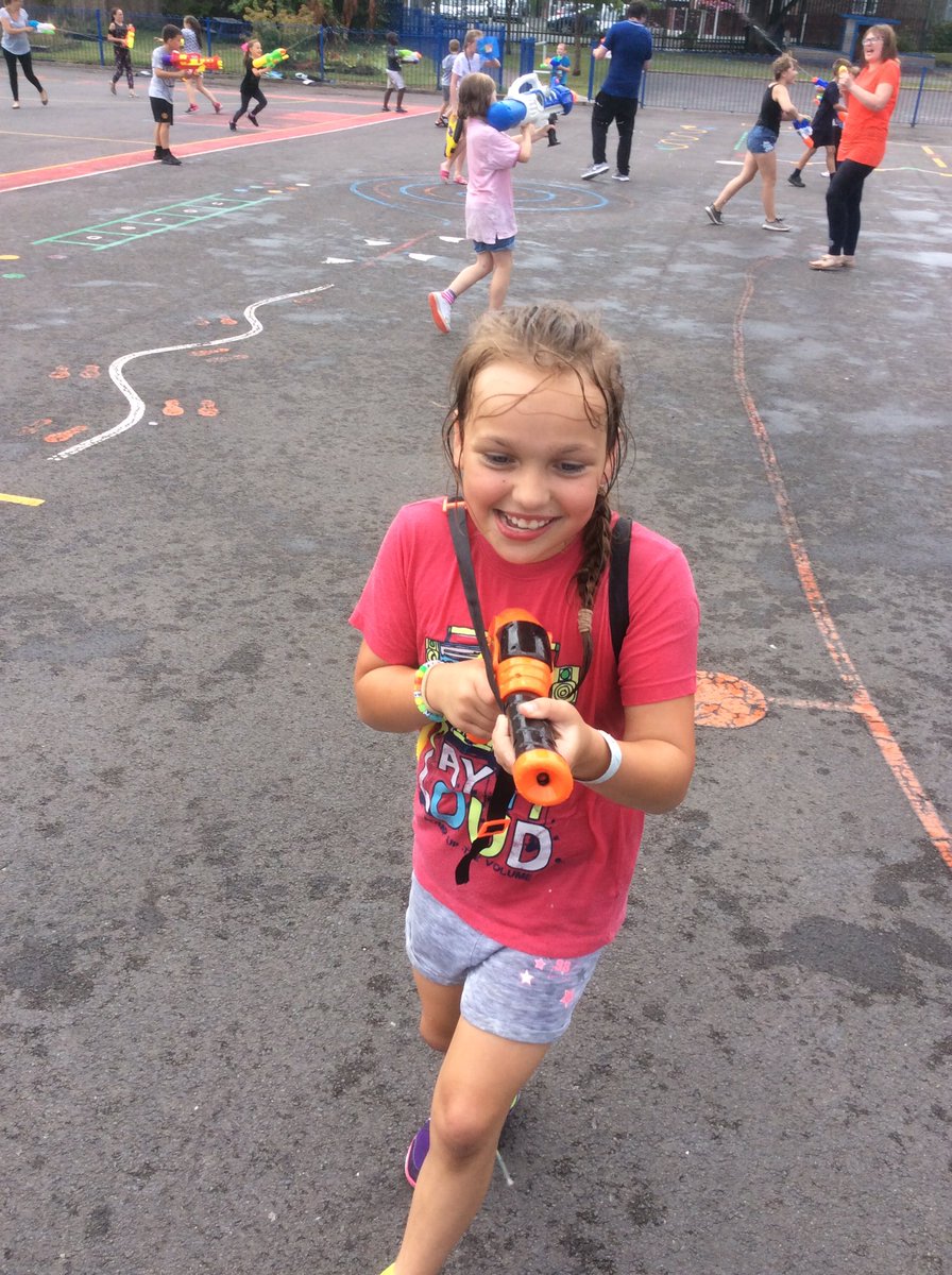6OLOLP's tweet photo. We had the BEST DAY with our #BehaviourTreat. #Wet'n'Wild https://t.co/Jd0ndNQIYX